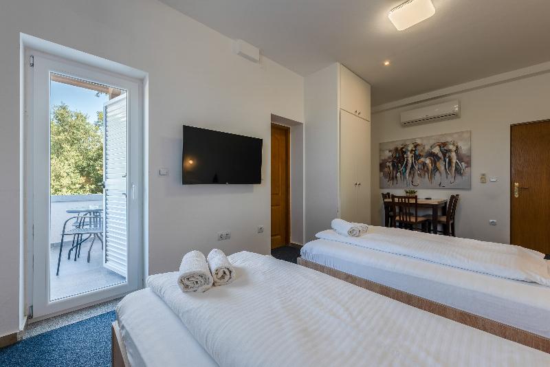 Aparthotel Plat - Oda