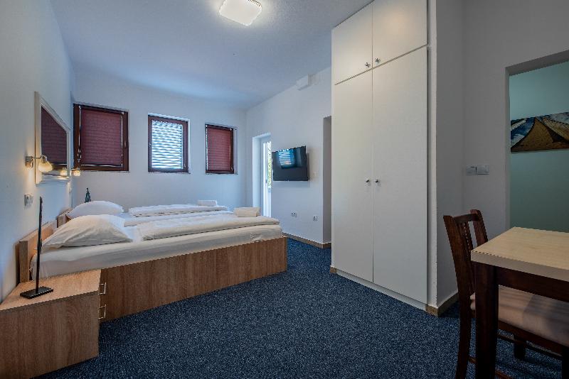 Aparthotel Plat - Oda