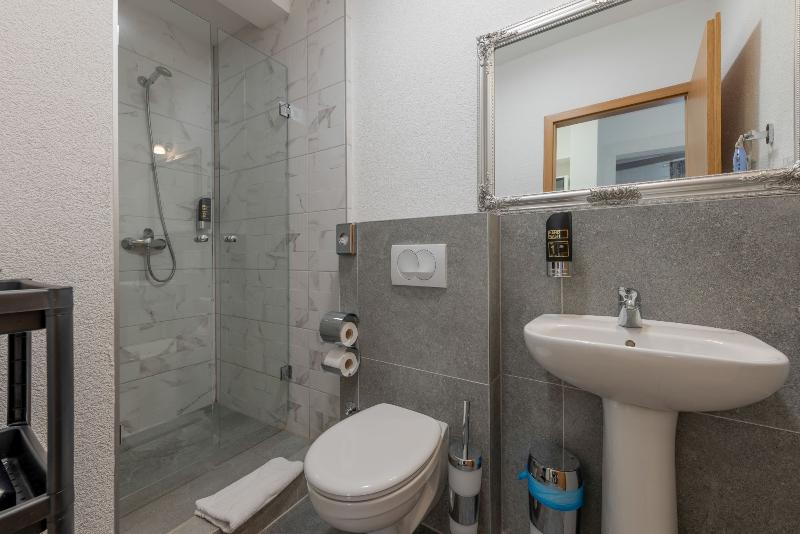Aparthotel Plat - Oda