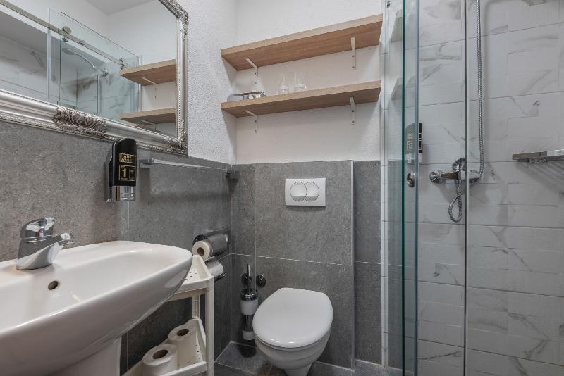 Aparthotel Plat - Oda