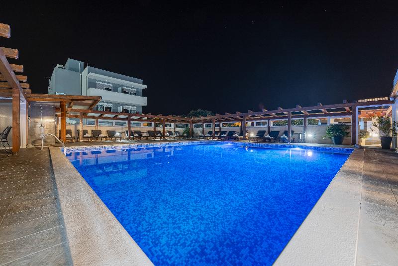 Aparthotel Plat - Havuz
