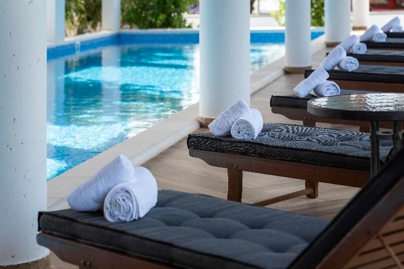 Aparthotel Plat - Havuz