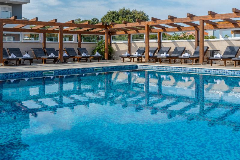 Aparthotel Plat - Havuz