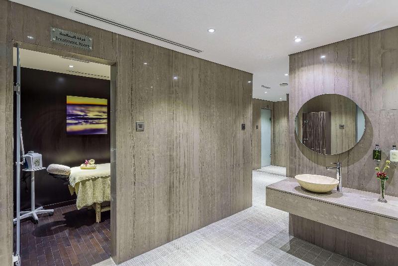 The First Collection Dubai Marina - Aktivite