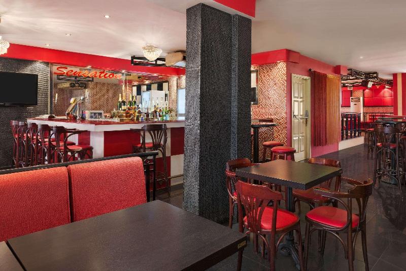 Howard Johnson Hotel Abu Dhabi - Bar