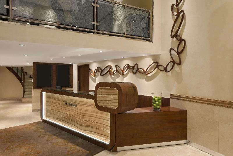 Howard Johnson Hotel Abu Dhabi - Lobi