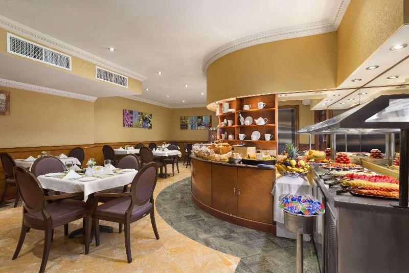Howard Johnson Hotel Abu Dhabi - Restoran