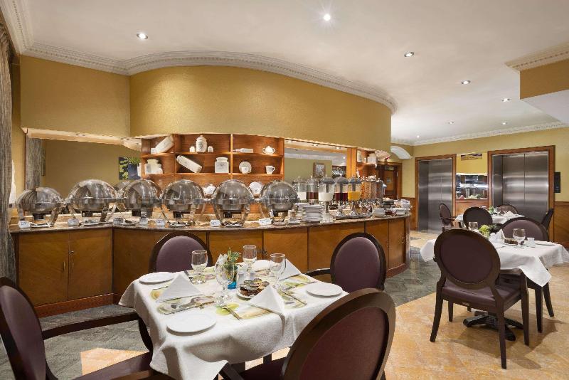 Howard Johnson Hotel Abu Dhabi - Restoran