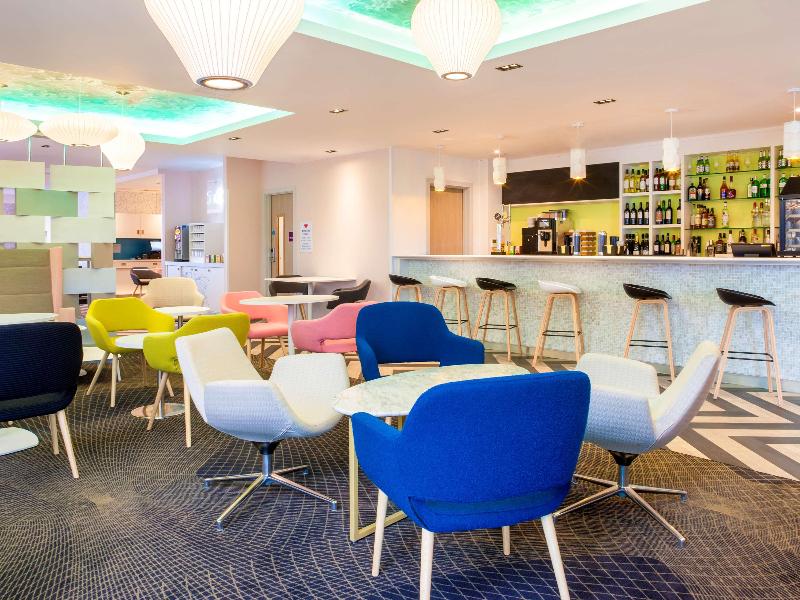ibis Styles London Heathrow Airport - Bar