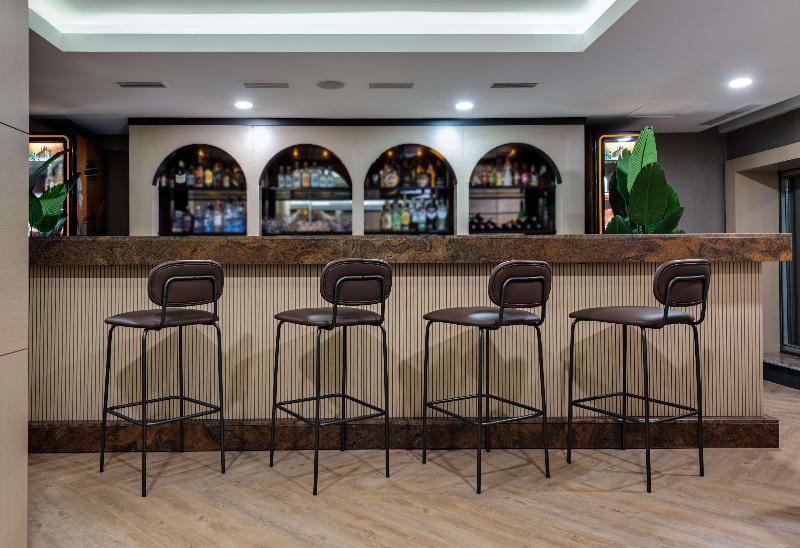 Doubletree By Hilton Van - Bar