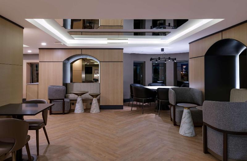 Doubletree By Hilton Van - Bar