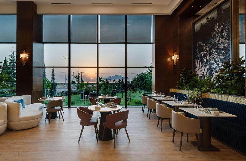 Doubletree By Hilton Van - Restoran