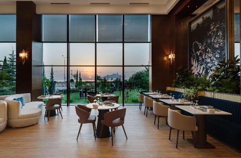 Doubletree By Hilton Van - Restoran