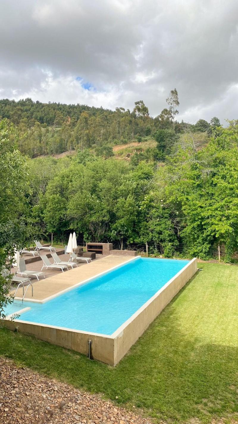 Colmeal Countryside Hotel - Havuz