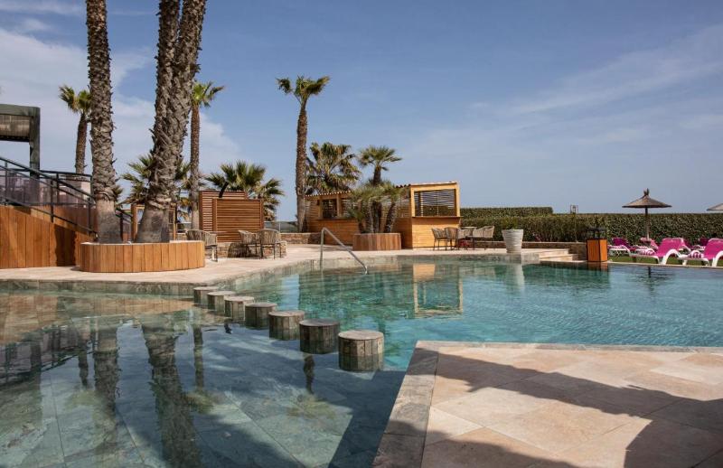 Grand Hôtel Les Flamants Roses - Havuz