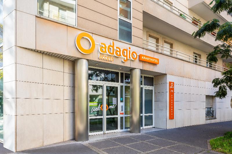 Aparthotel Adagio access La Défense Place Charras - Genel