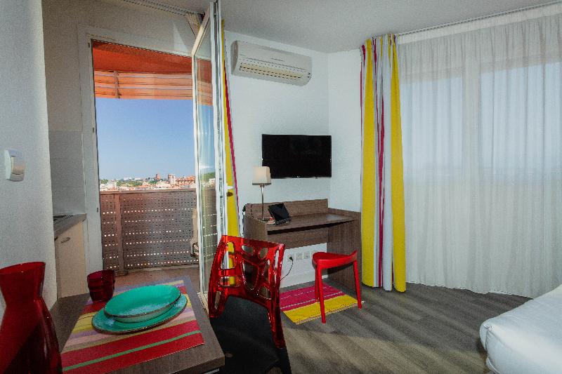 Appart-Hotel Mer & Golf City Perpignan Centre - Oda