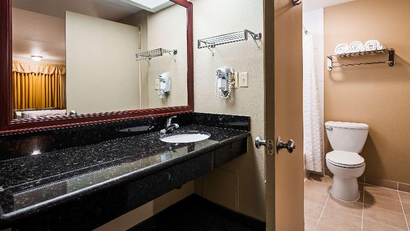 BEST WESTERN PLUS Grim's Dyke Hotel - Genel