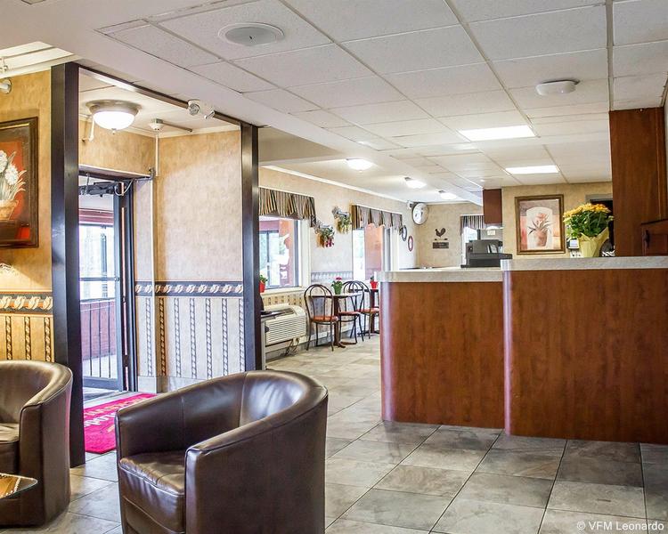 Econo Lodge Hicksville - Genel
