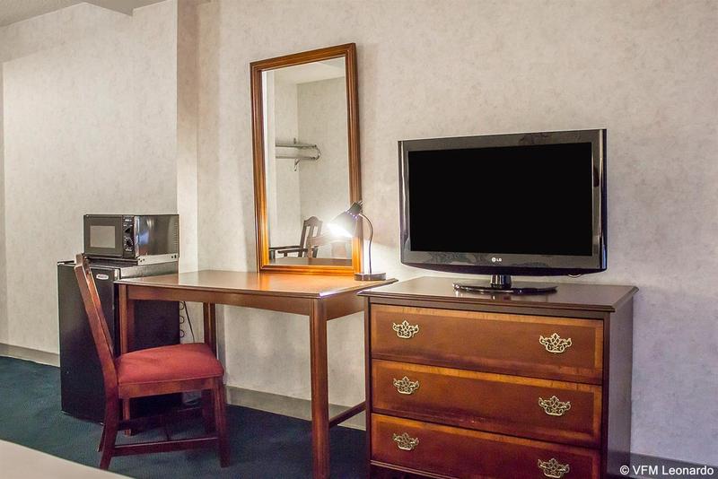 Econo Lodge Hicksville - Genel
