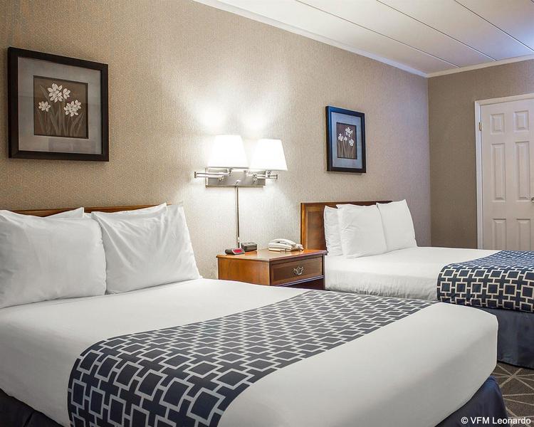Econo Lodge Hicksville - Genel