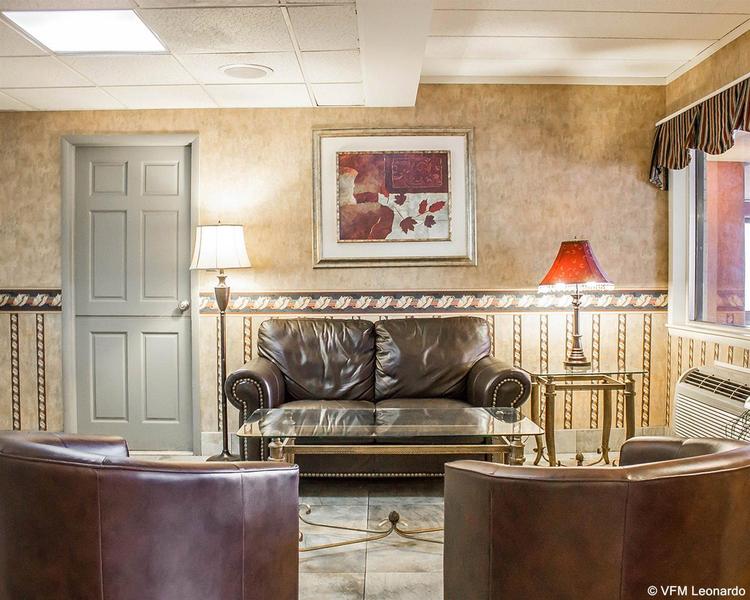 Econo Lodge Hicksville - Genel