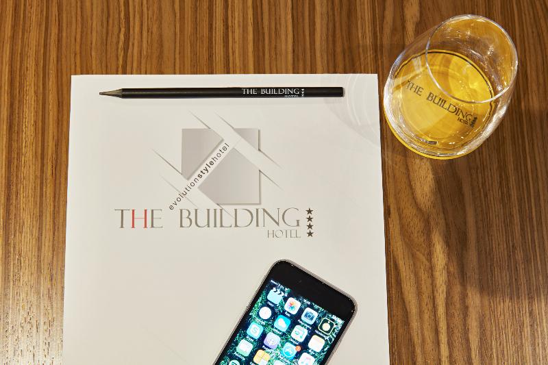 The Building - Toplantı