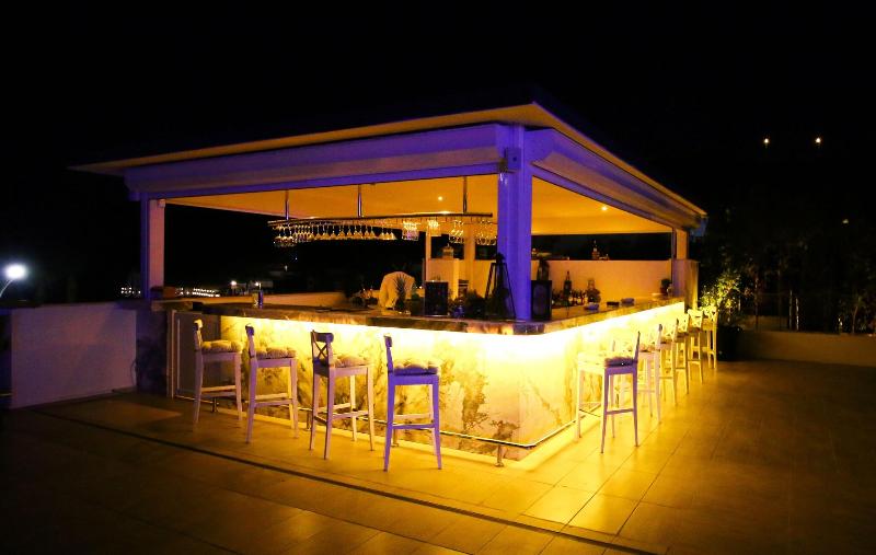 Azka - Bar