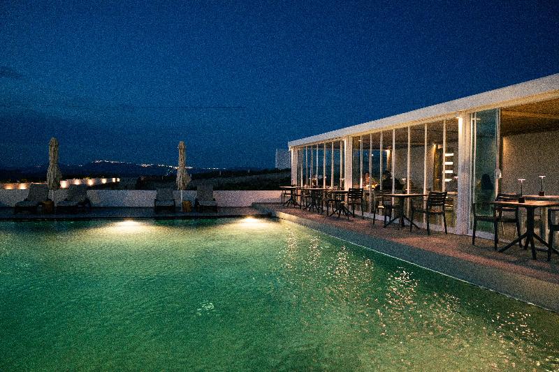 Serenita Luxury Suites - Bar
