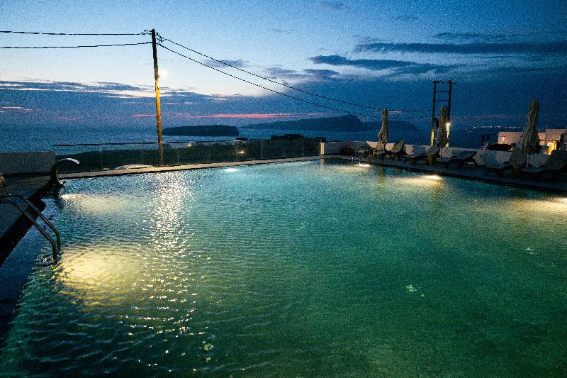Serenita Luxury Suites - Bar