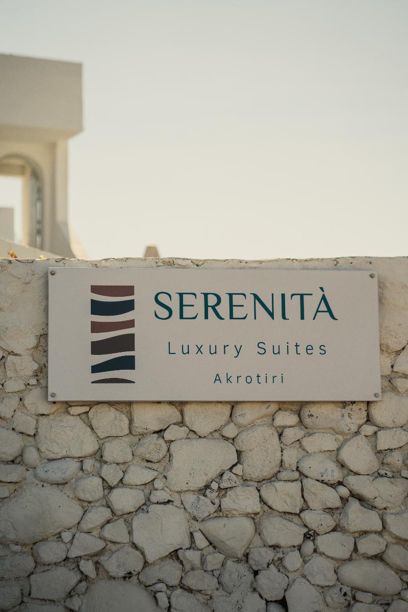 Serenita Luxury Suites - Lobi