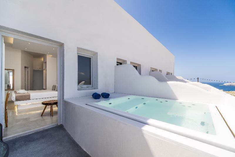 Serenita Luxury Suites - Oda