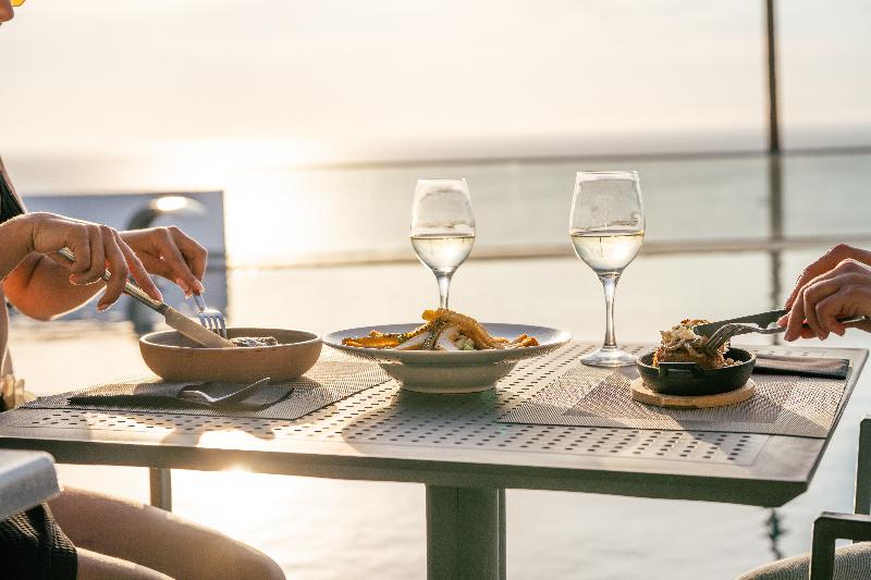 Serenita Luxury Suites - Restoran