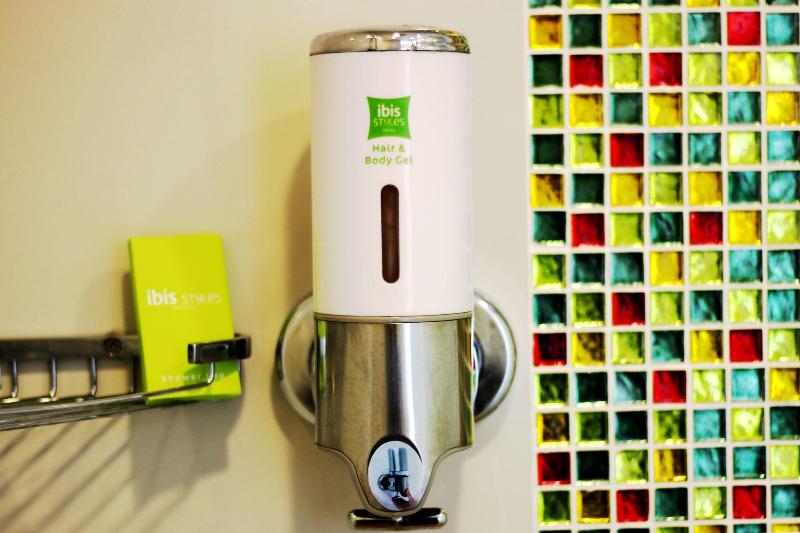 Ibis Styles Makassar Samratulangi - Oda