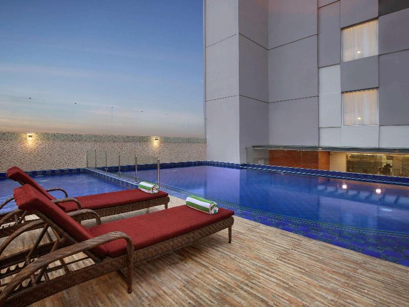 Ibis Styles Makassar Samratulangi - Havuz