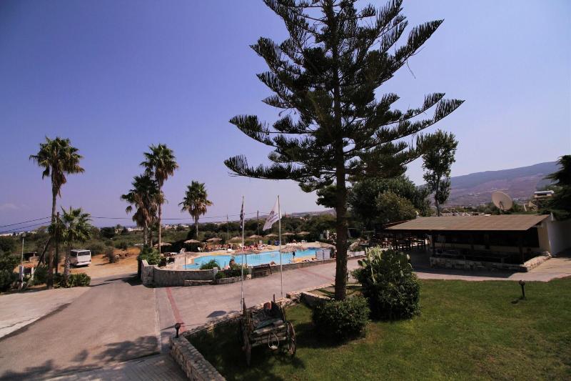 Ampavris Family Apartments - Genel