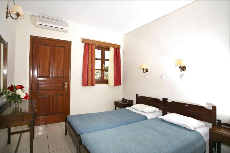 Ampavris Family Apartments - Oda