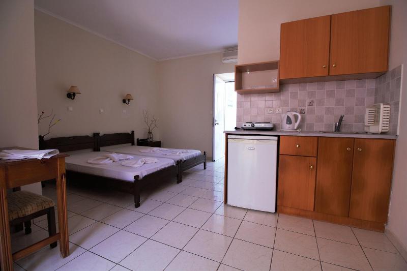 Ampavris Family Apartments - Oda