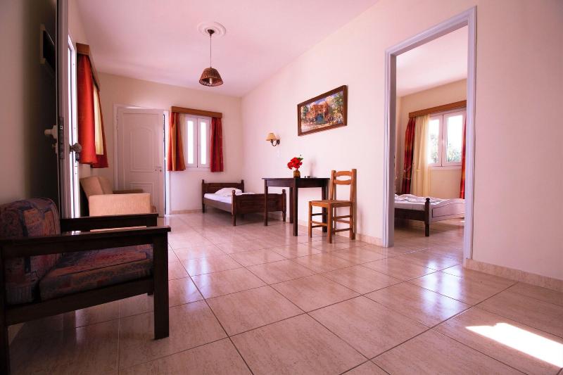 Ampavris Family Apartments - Oda