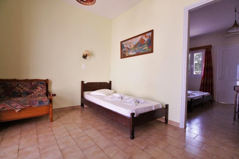 Ampavris Family Apartments - Oda