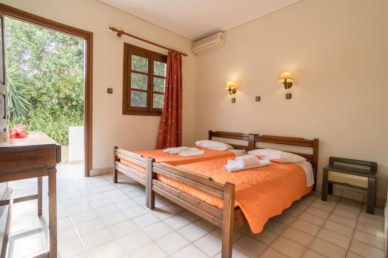 Ampavris Family Apartments - Oda