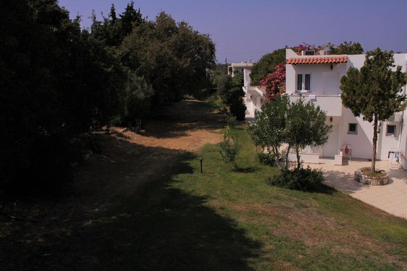 Ampavris Family Apartments - Teras