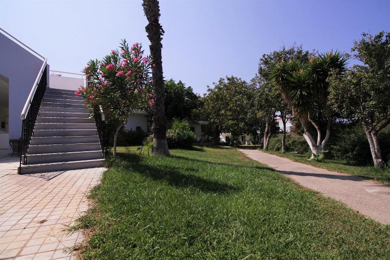 Ampavris Family Apartments - Teras