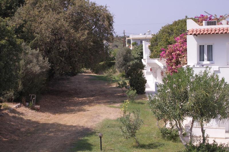 Ampavris Family Apartments - Teras