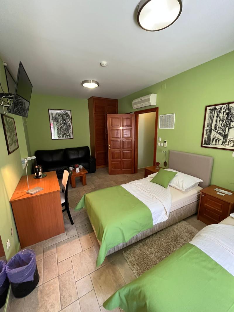 Rooms Toni Palace - Oda