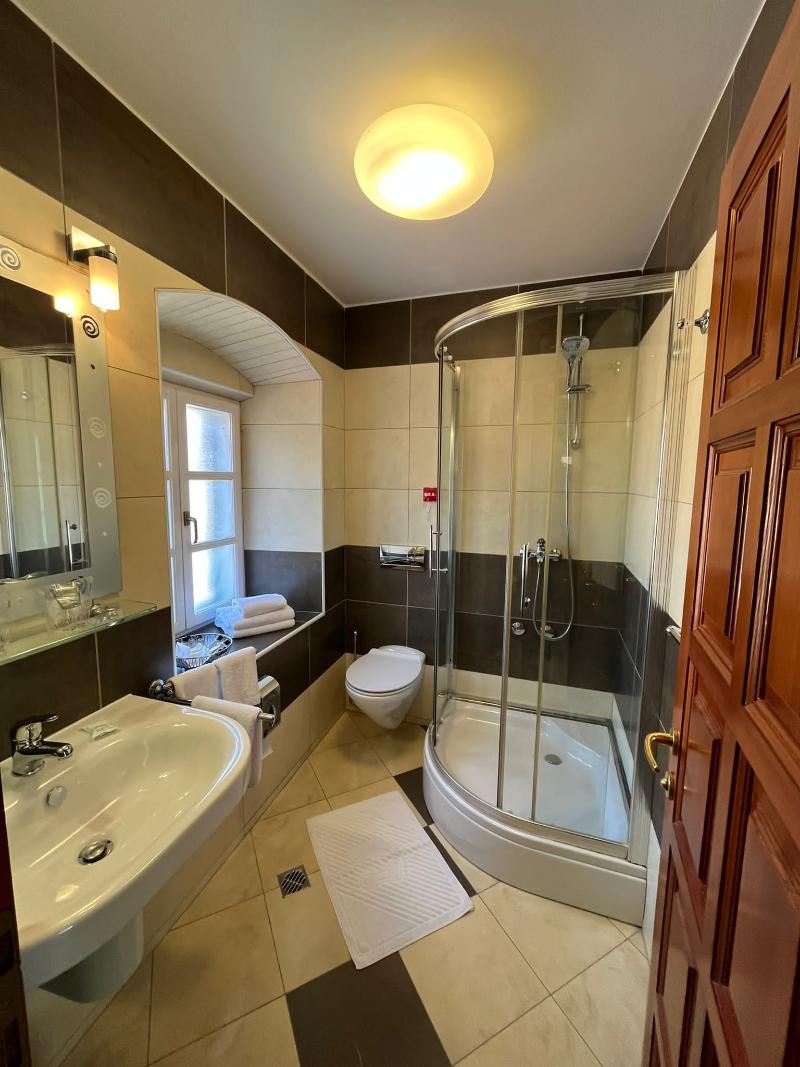 Rooms Toni Palace - Oda