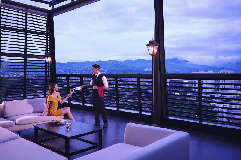 Four Points by Sheraton Bandung - Lobi