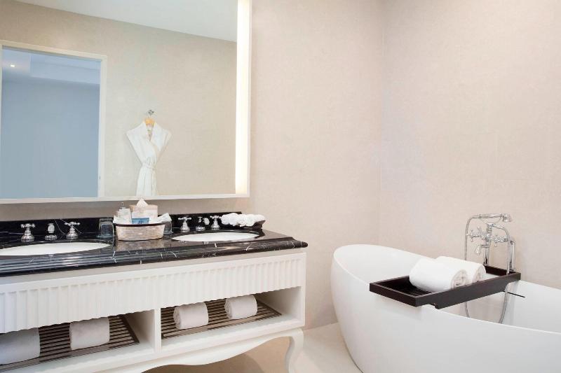 Four Points by Sheraton Bandung - Oda