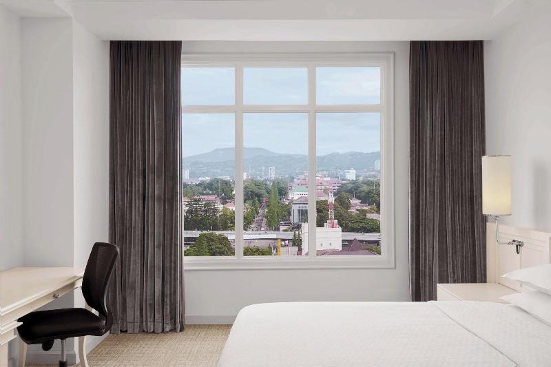 Four Points by Sheraton Bandung - Oda