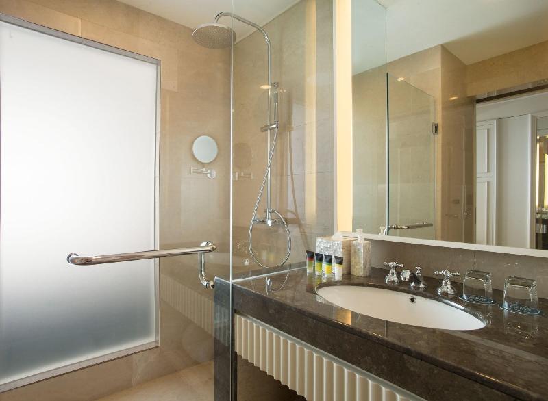 Four Points by Sheraton Bandung - Oda